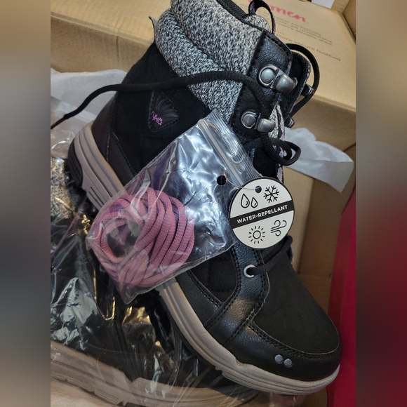 RYKA Aurora Women's Quilted Boots Booties New In Box - Picture 3 of 3